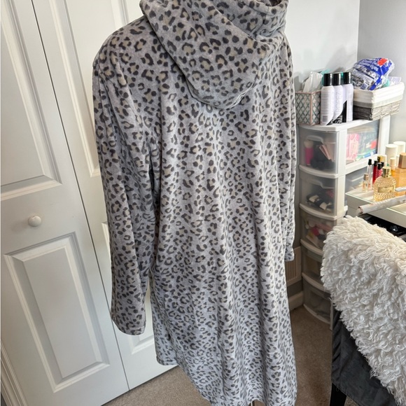 32 Degrees Gray Leopard Print Hooded Pajama - Picture 3 of 4